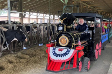 Oregon Dairy Farmstead – The Barnyard Express Train Ride